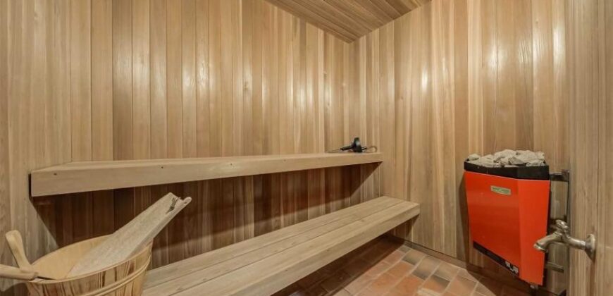 Bayview & York Mills House