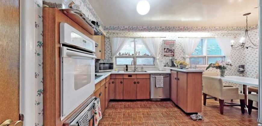 Bayview & York Mills House