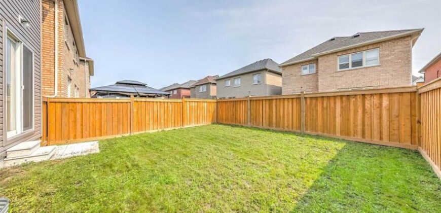 Stunning Detached 4 Bed Rooms Home