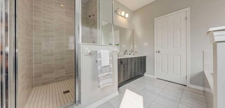 Stunning Detached 4 Bed Rooms Home